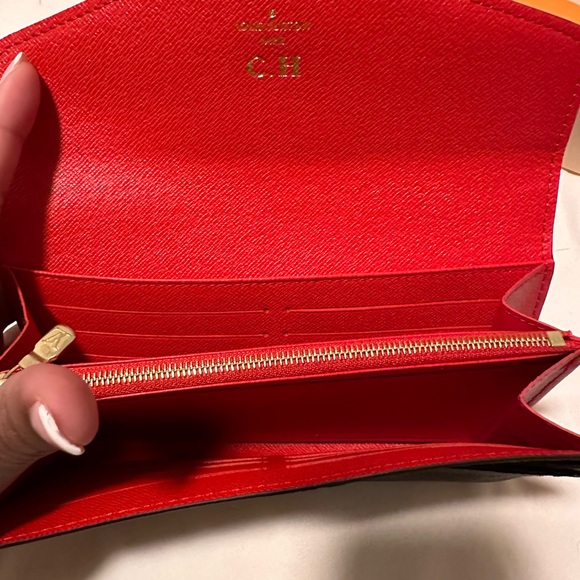 Louis Vuitton Sarah Wallet - Picture 6 of 10
